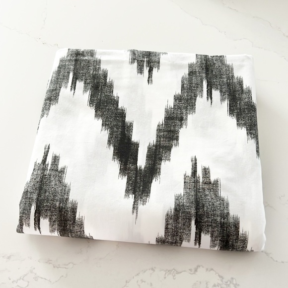 Two Twins Duvet Chevron-motif bedding from Dwell, West Elm - Picture 12 of 15